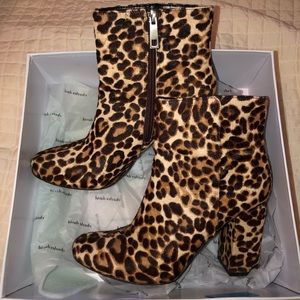 Charles David Cheetah Booties